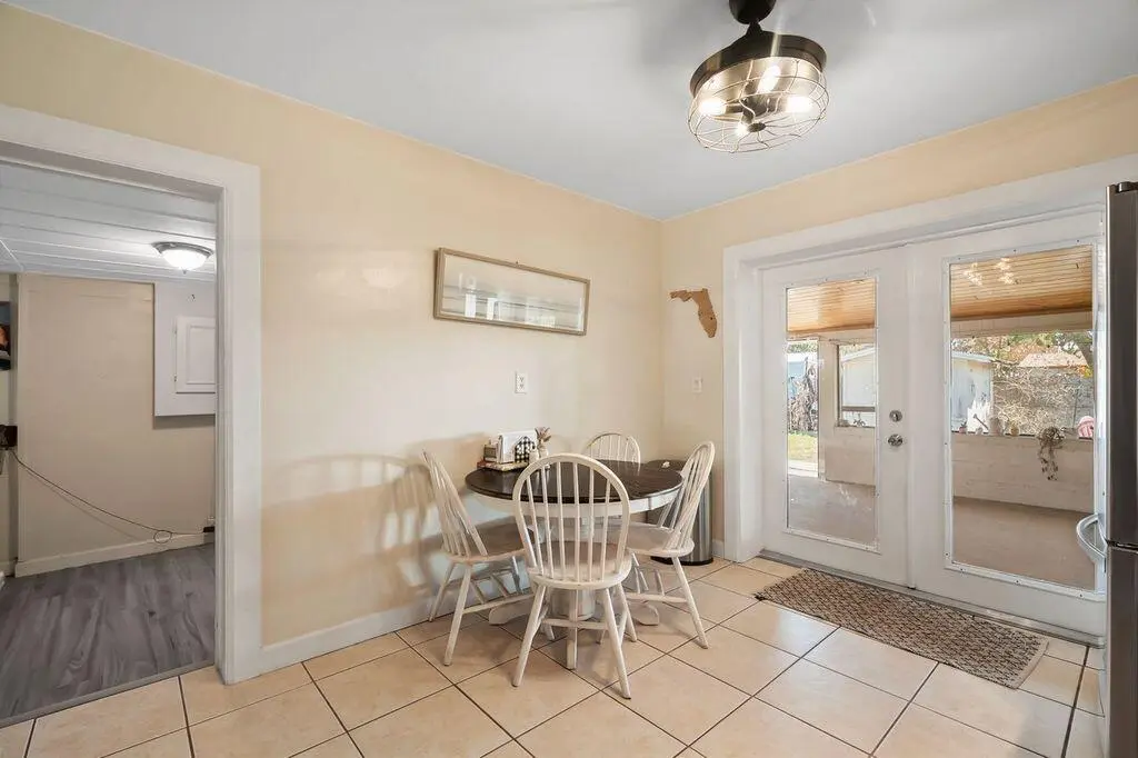 nOSYXjtw at 2514 SE Washington St Street, Stuart