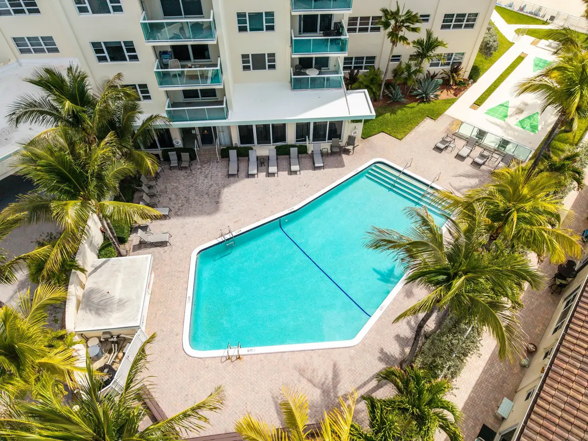 003-004-Pool-4000x3000 at 6000 N Ocean Boulevard 2a, Lauderdale-By-The-Sea