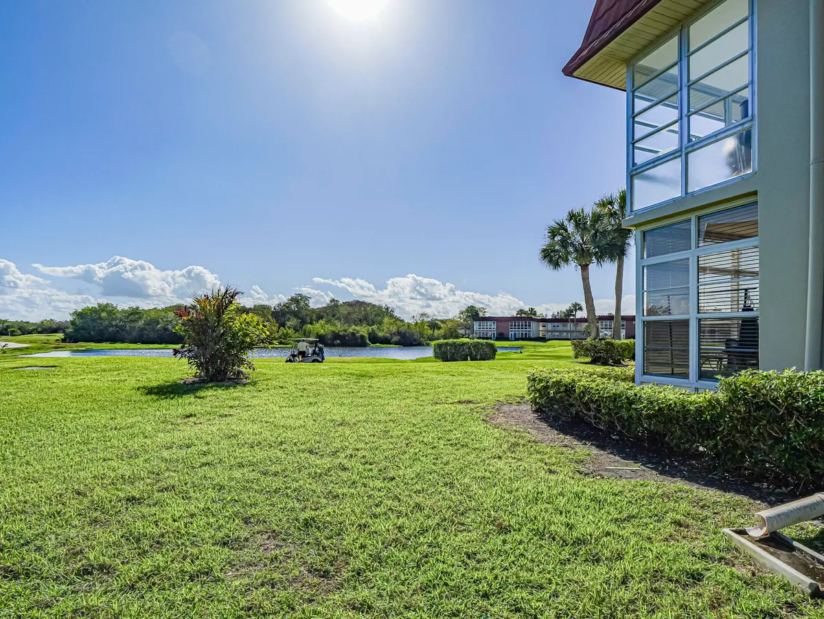 67 Royal Oak Drive 206, Vero Beach, FL – photo 4