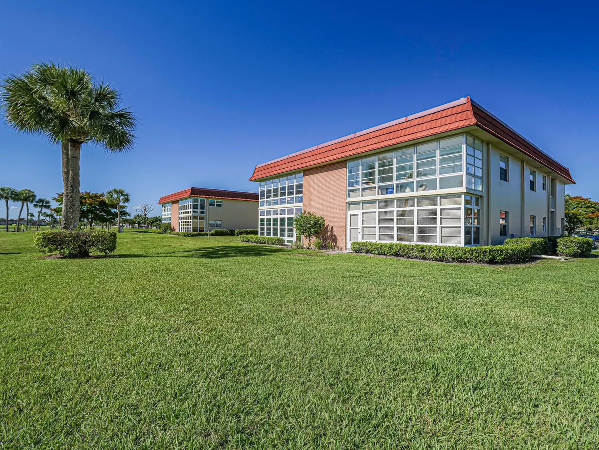 67 Royal Oak Drive 206, Vero Beach, FL – photo 3