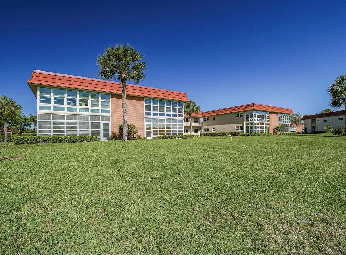 67 Royal Oak Drive 206, Vero Beach, FL – photo 2