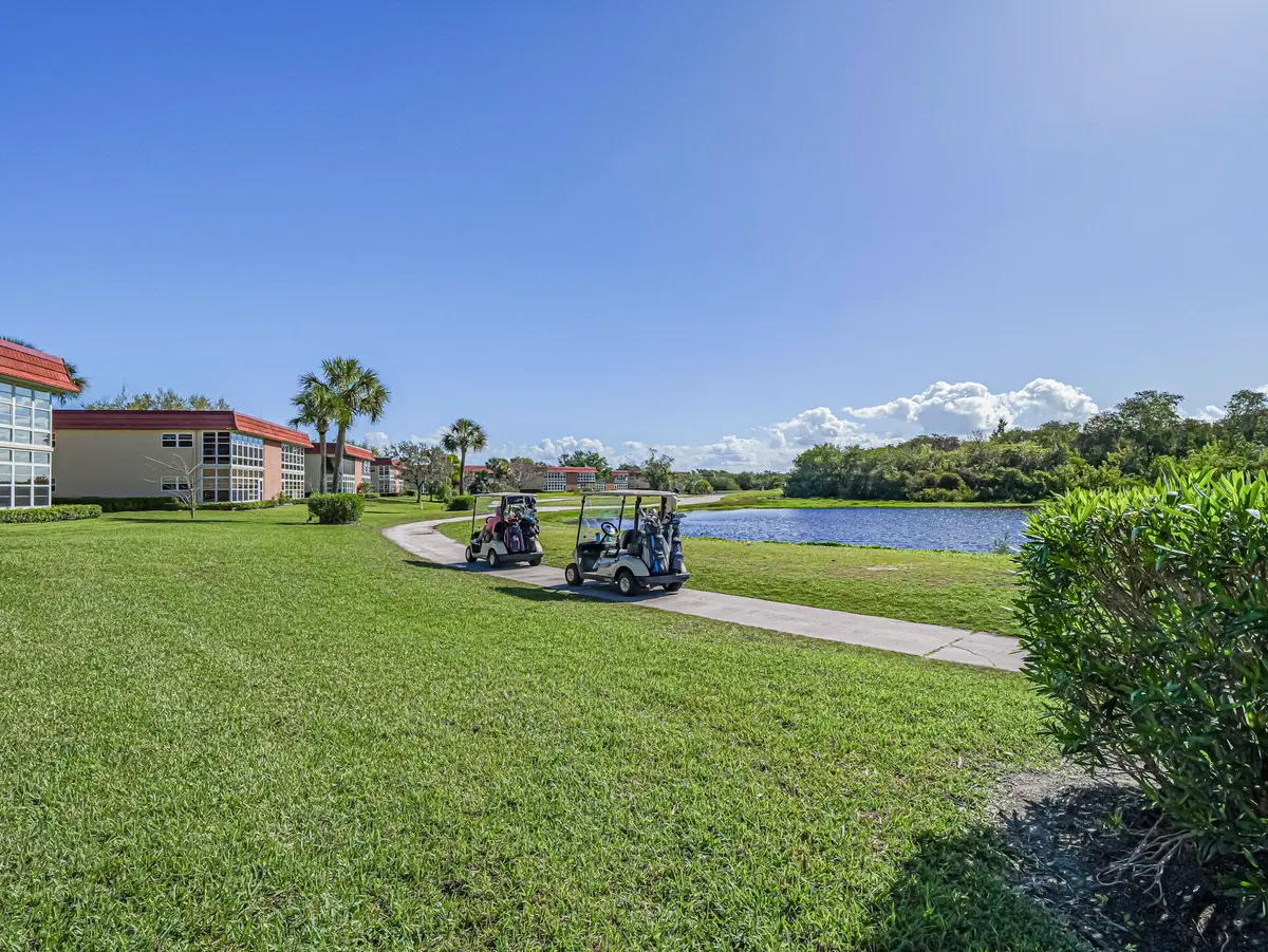 67 Royal Oak Drive 206, Vero Beach, FL – photo 5