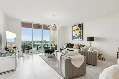 2640 Lake Shore Drive 2008, Riviera Beach – sold