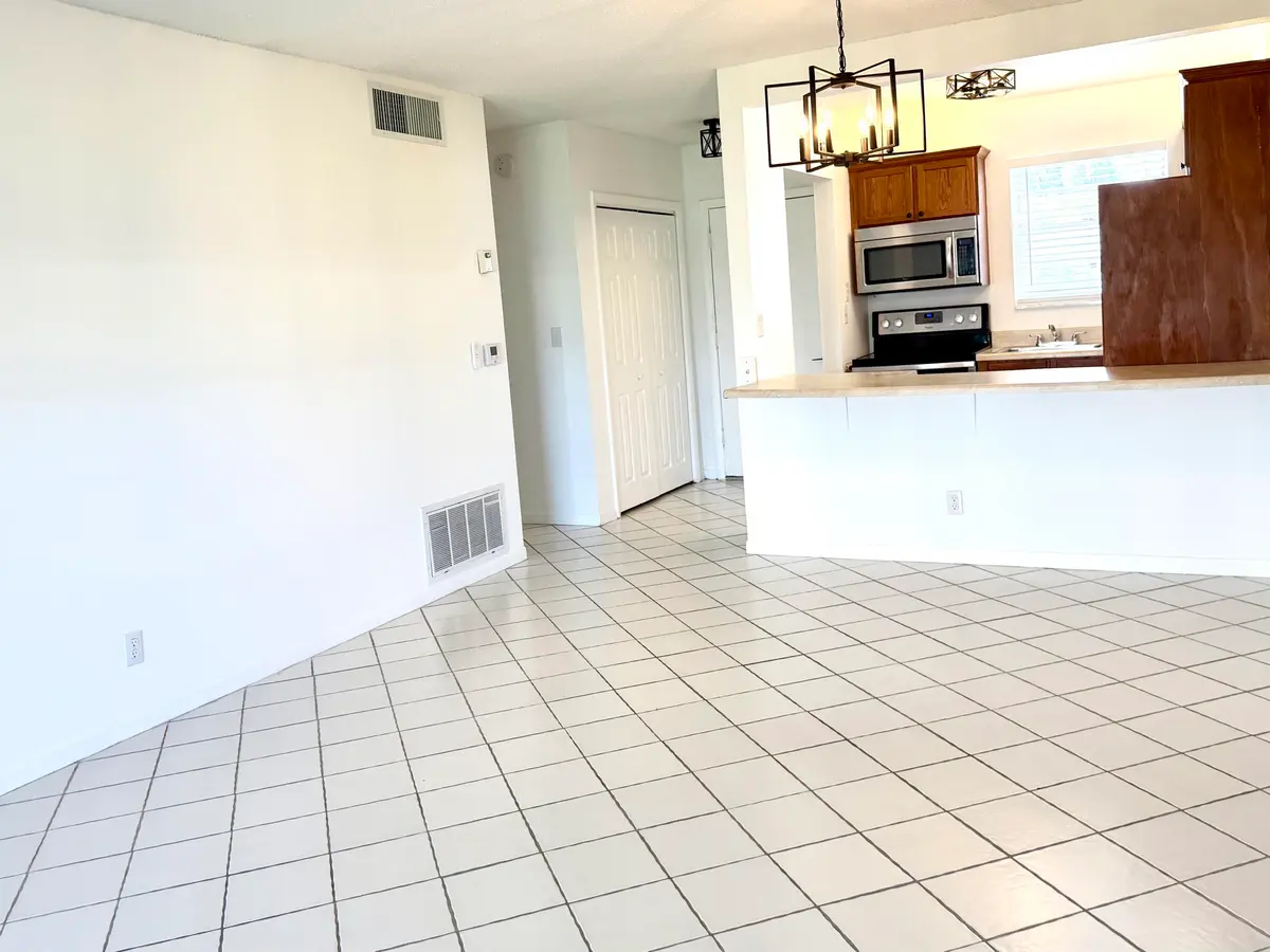 . at 1118 Lake Terrace 103, Boynton Beach