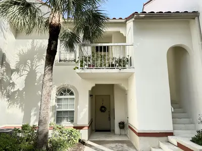 101 Cypress Point Drive 101, Palm Beach Gardens – sold