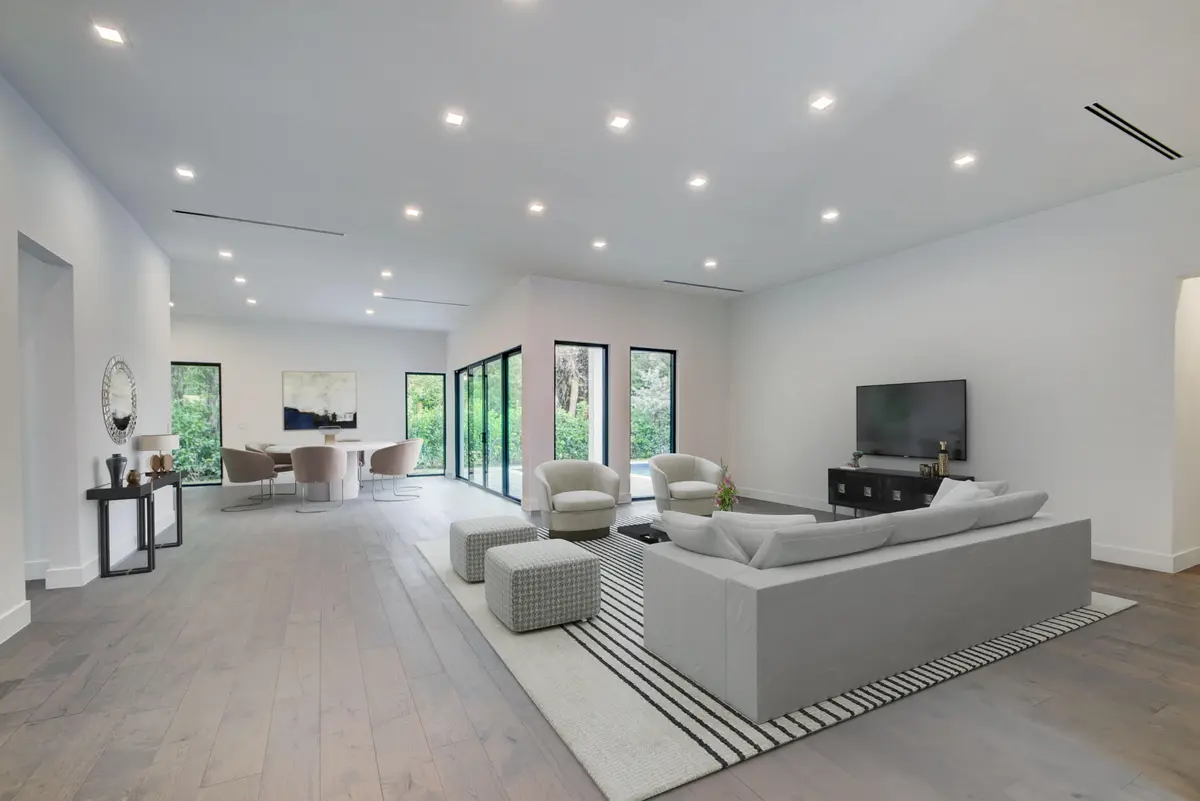 Round dining table on far center wall_Li at 120 Summa Street, West Palm Beach