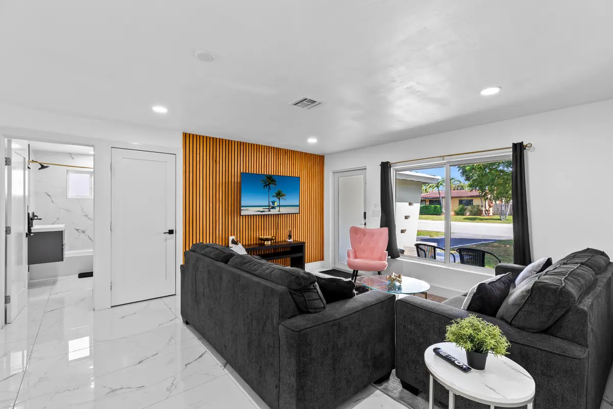LIVING ROOM 1 at 1010 SW 32nd Street, Fort Lauderdale