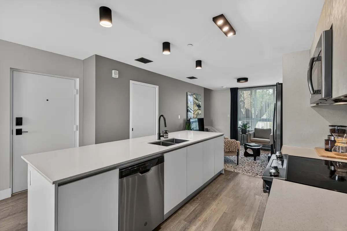 head-33 at 2535 NE 193rd Street 3203, Miami