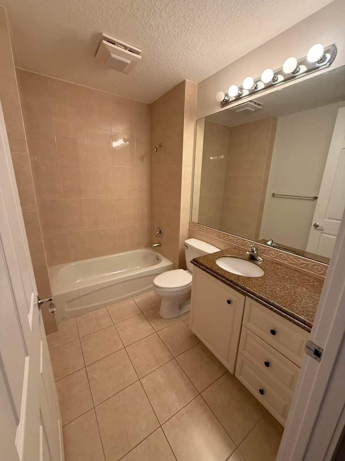 IMG_4925 at 20 Harbour Isle Drive Ph01, Fort Pierce