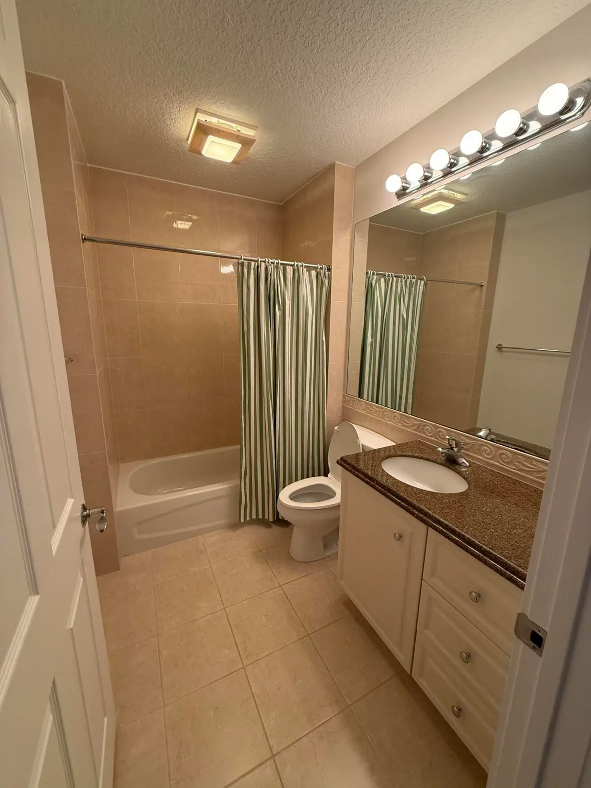 IMG_4952 at 11 W Harbour Isle Dr W 105, Fort Pierce