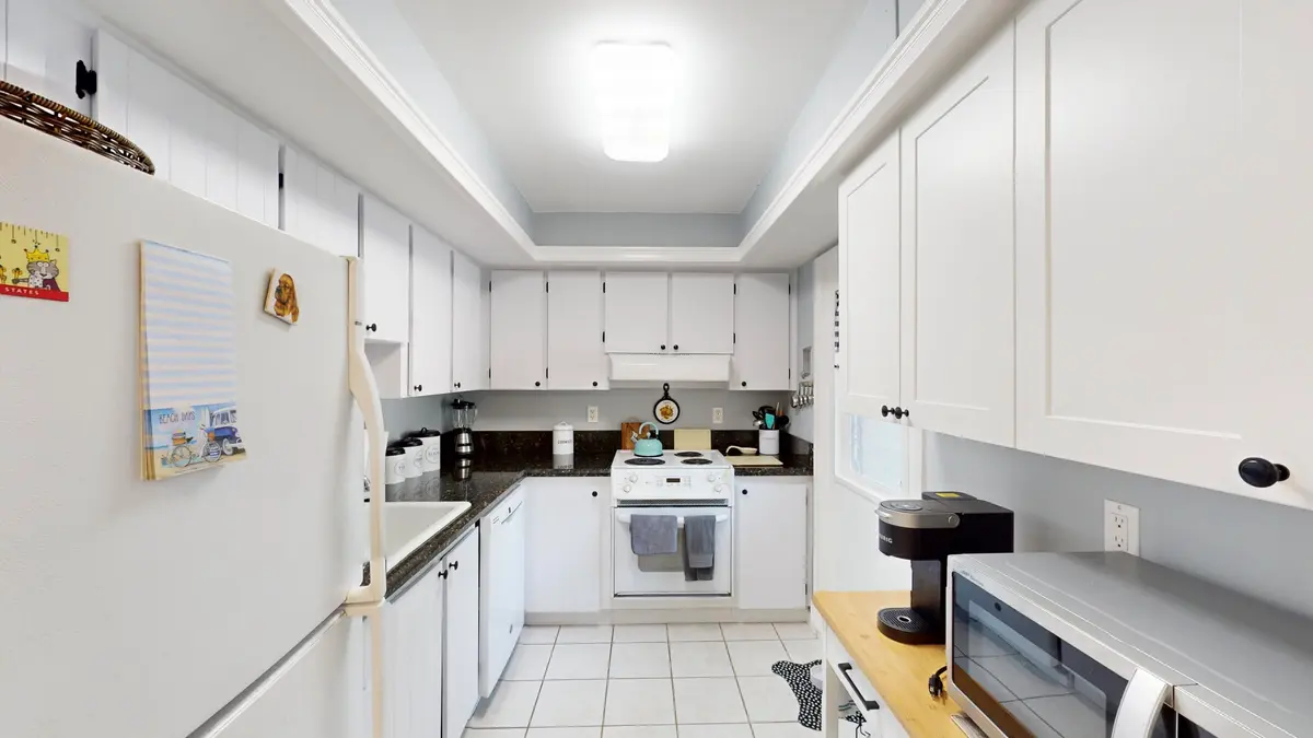 Kitchen 1 at 5540 Tamberlane Circle 121, Palm Beach Gardens