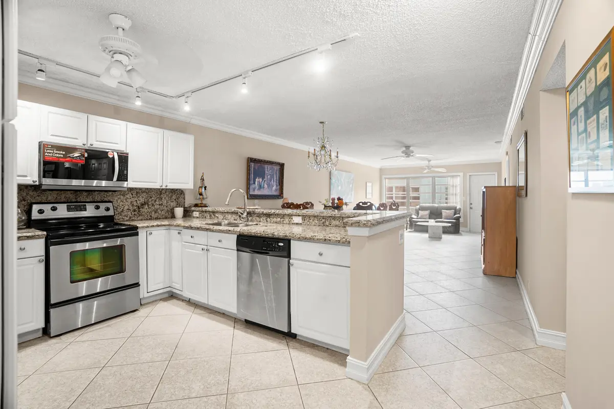18900 Stewart Circle 7, Boca Raton, FL – photo 6