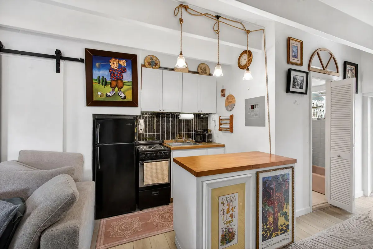 Virtually Staged Photo #3 at 4001 S Ocean Boulevard 111, Palm Beach