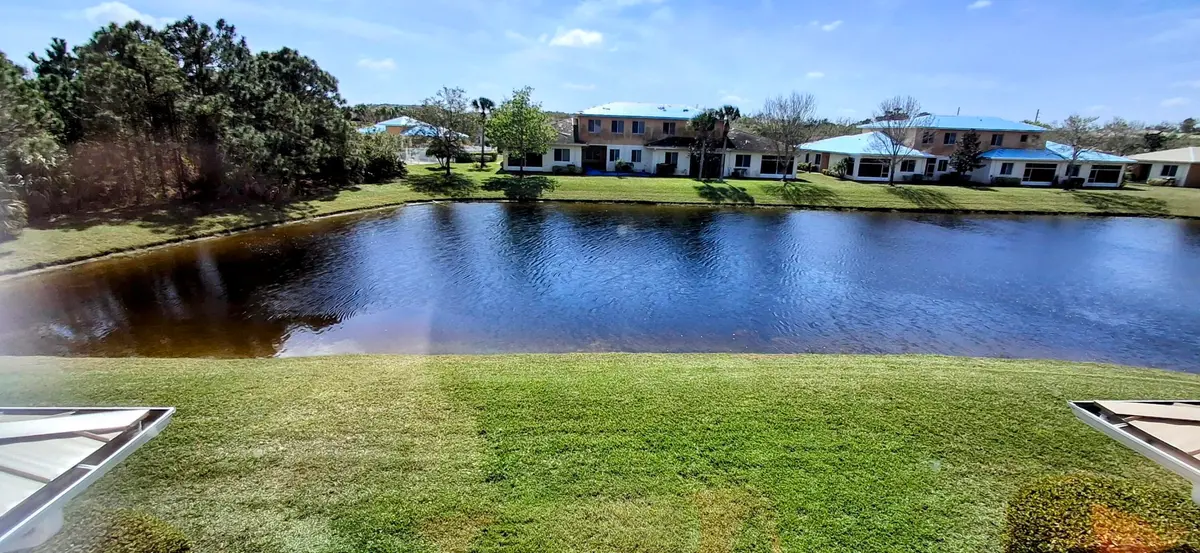 2584 SW Stockbridge Sq Square SW at 2584 SW Stockbridge Sq Square, Vero Beach