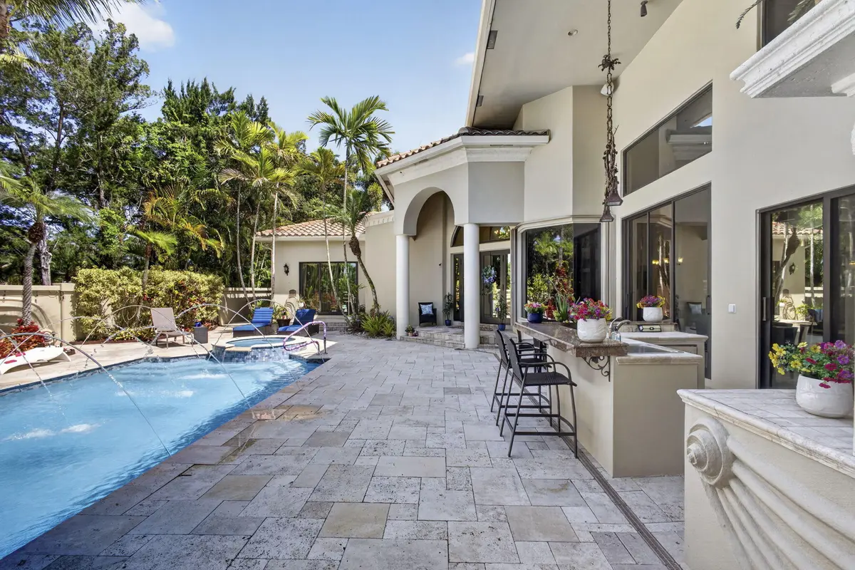Courtyard at 3136 San Michele Drive, Palm Beach Gardens