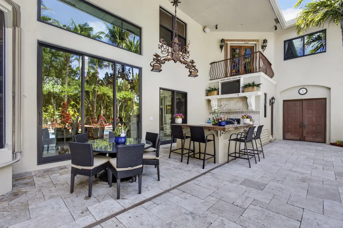 Courtyard at 3136 San Michele Drive, Palm Beach Gardens