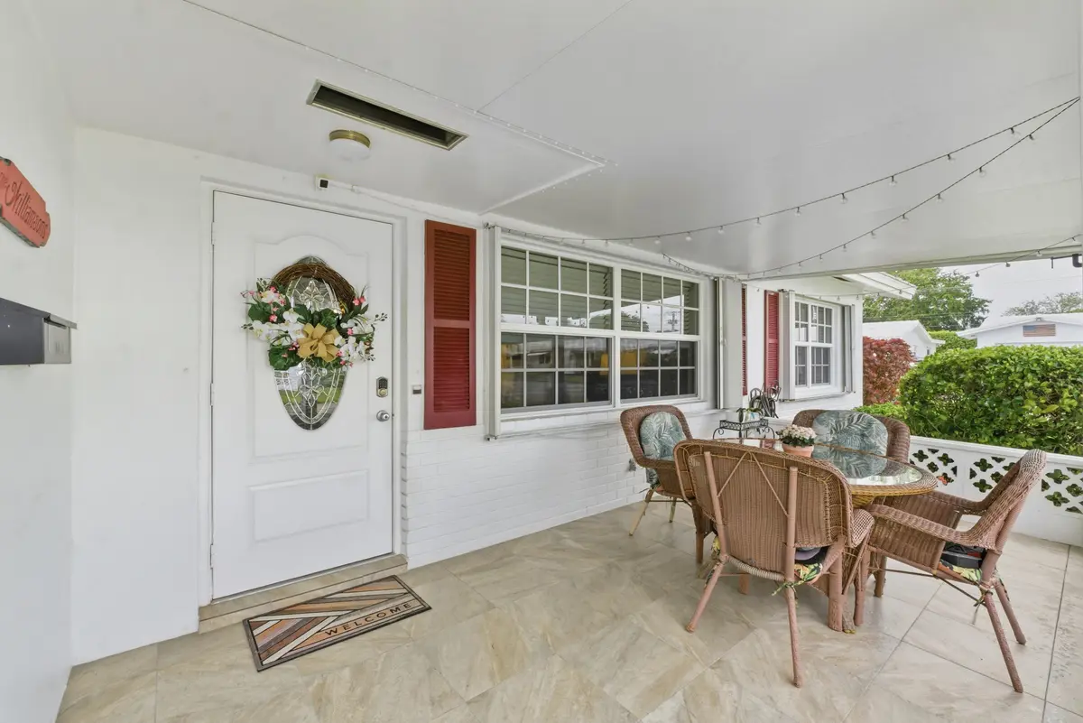 Front Porch at 2398 SW 9th Avenue, Boynton Beach