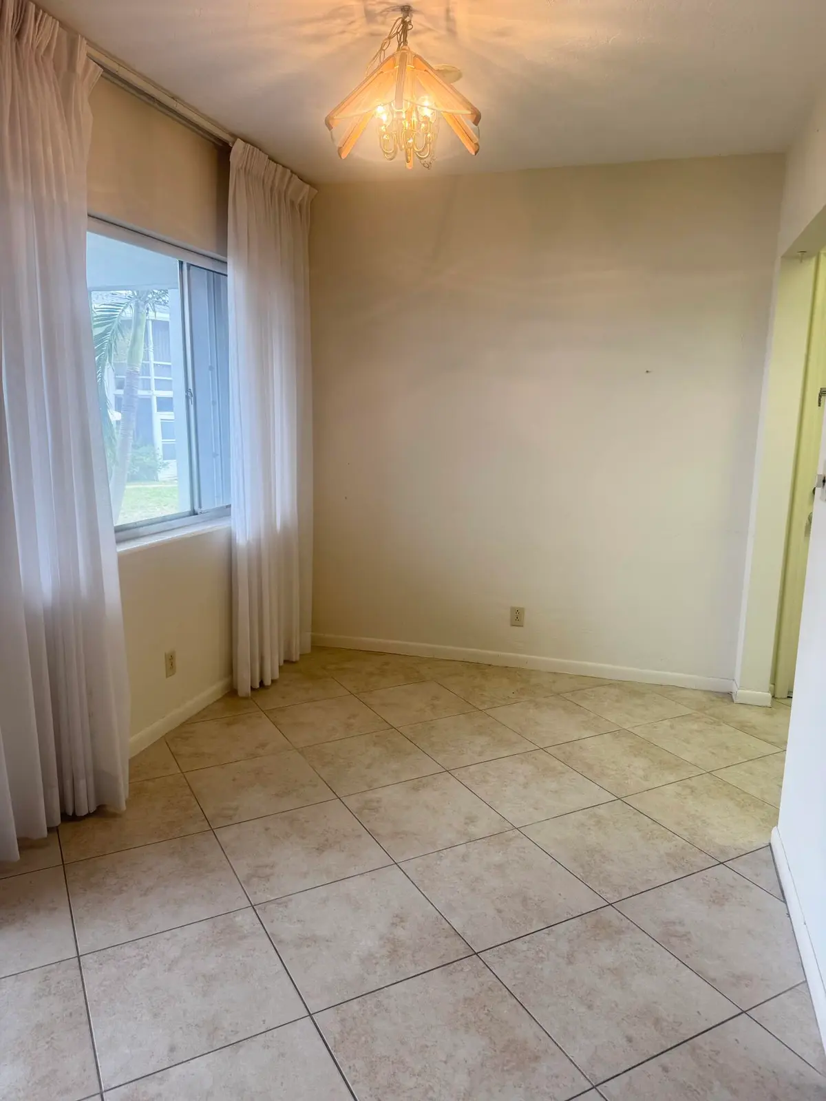 DINING AREA at 2381 Sunset Avenue 117, Lake Worth Beach