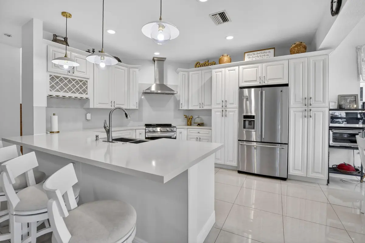 38-web-or-mls-_A7A6872 at 711 Heritage Way, Weston