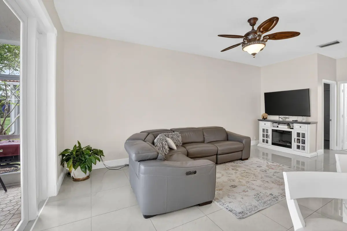 39-web-or-mls-_A7A6876 at 711 Heritage Way, Weston