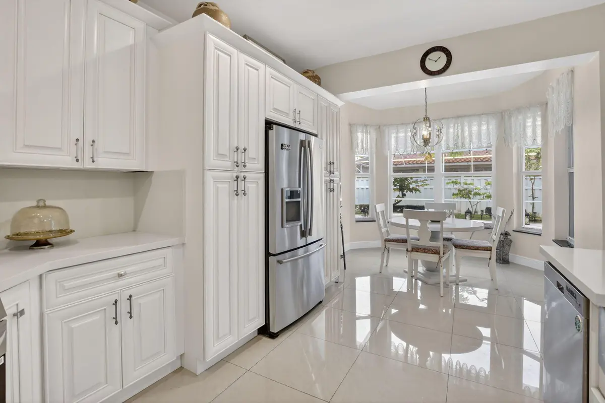 43-web-or-mls-_A7A6896 at 711 Heritage Way, Weston
