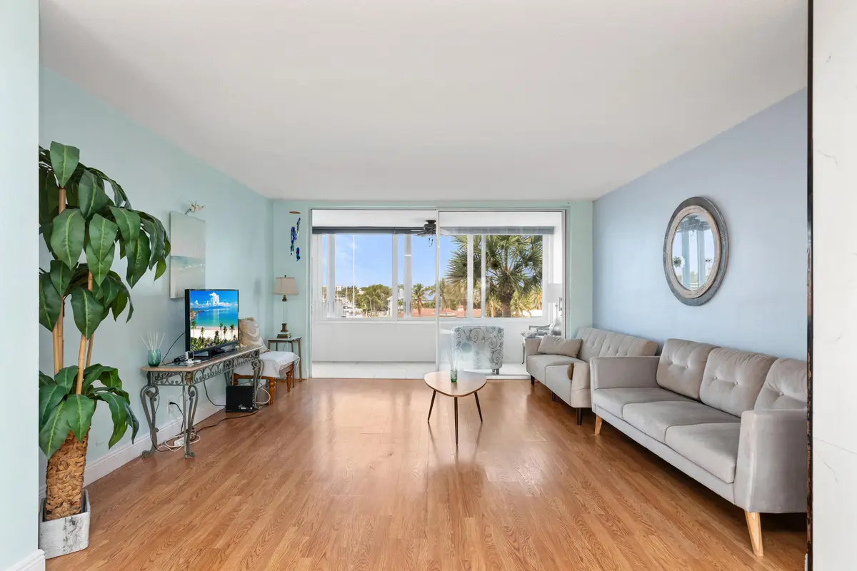 1I6A3361 at 401 N Riverside Drive 406, Pompano Beach