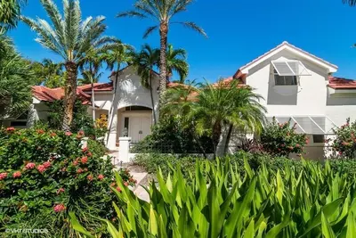 7035 SE Harbor Circle, Stuart – sold