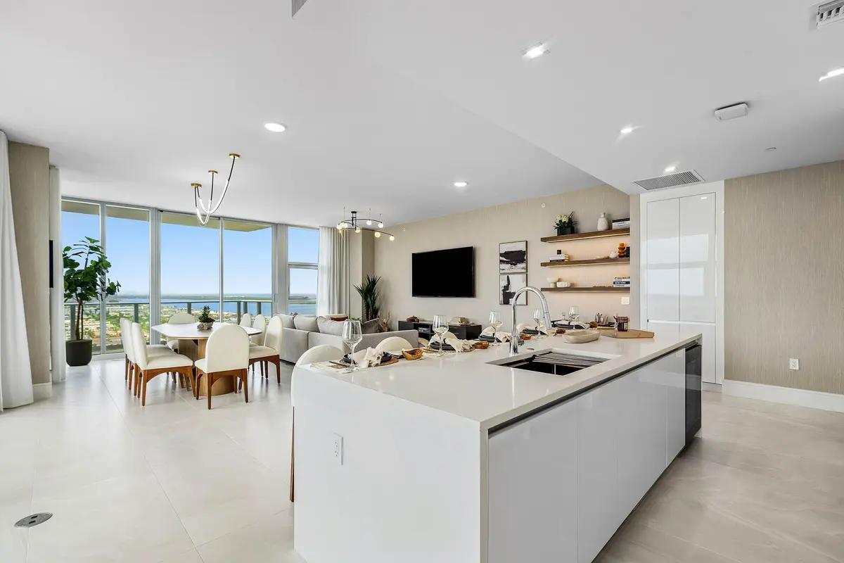 009-220LakeShoreDrive-2123-LakePark-FL-3 at 220 Lake Shore Drive 2123, Lake Park