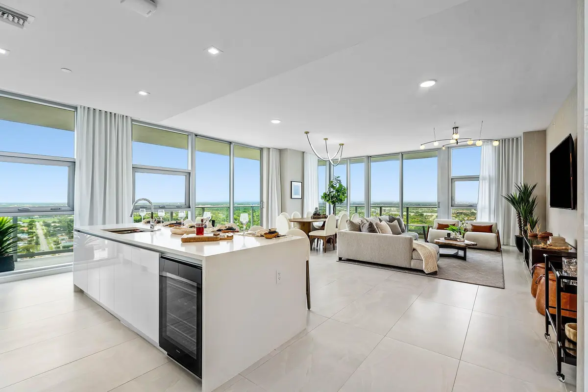 010-220LakeShoreDrive-2123-LakePark-FL-3 at 220 Lake Shore Drive 2123, Lake Park