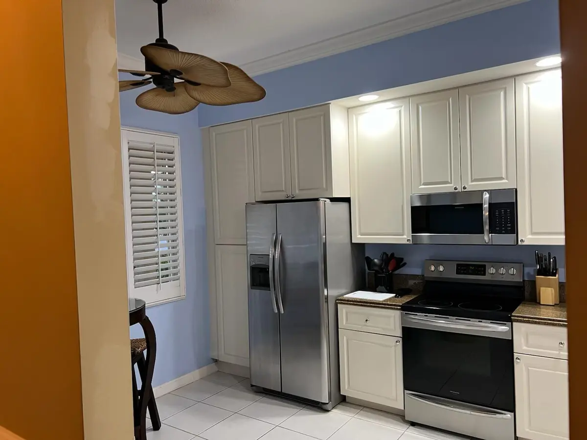 Kitchen at 20 Harbour Isle Drive 106, Fort Pierce