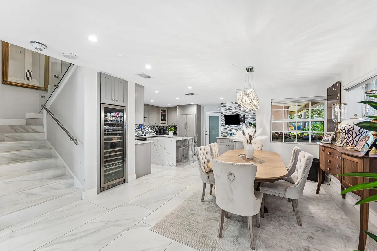 19HendricksIsle-101-Kitchen Dining at 19 Hendricks Isle, Fort Lauderdale