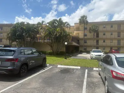 9355 SW 8th Street 225, Boca Raton – Condominium for sale