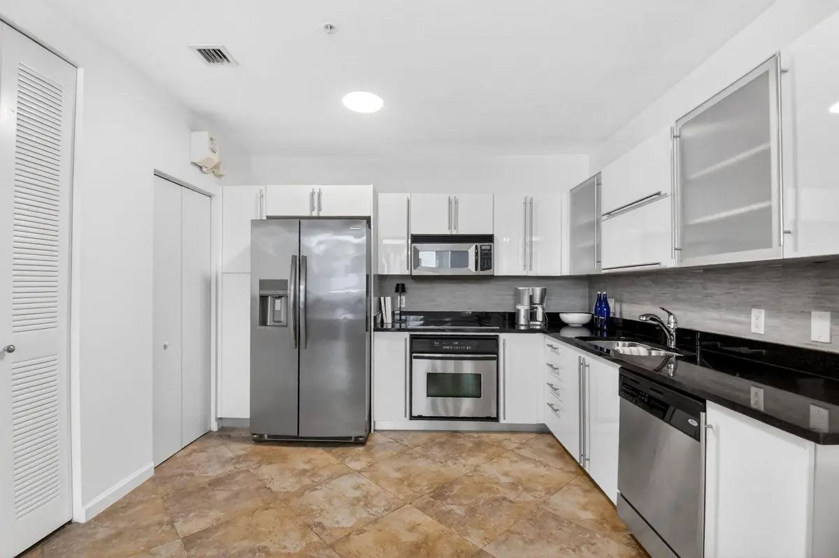 4-web-or-mls-DSC_6946 at 1617 N Flagler Drive 304, West Palm Beach