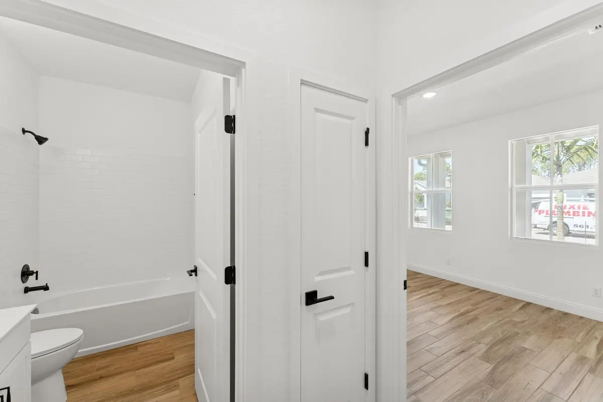 Hall Bath at 10314 Dreamweaver Road, Port St. Lucie