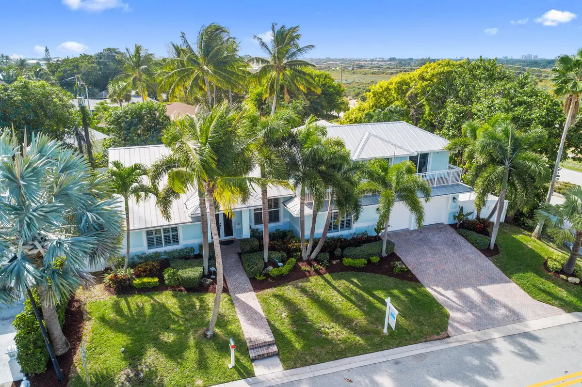 A luxury home with a reduced asking price in Juno Beach