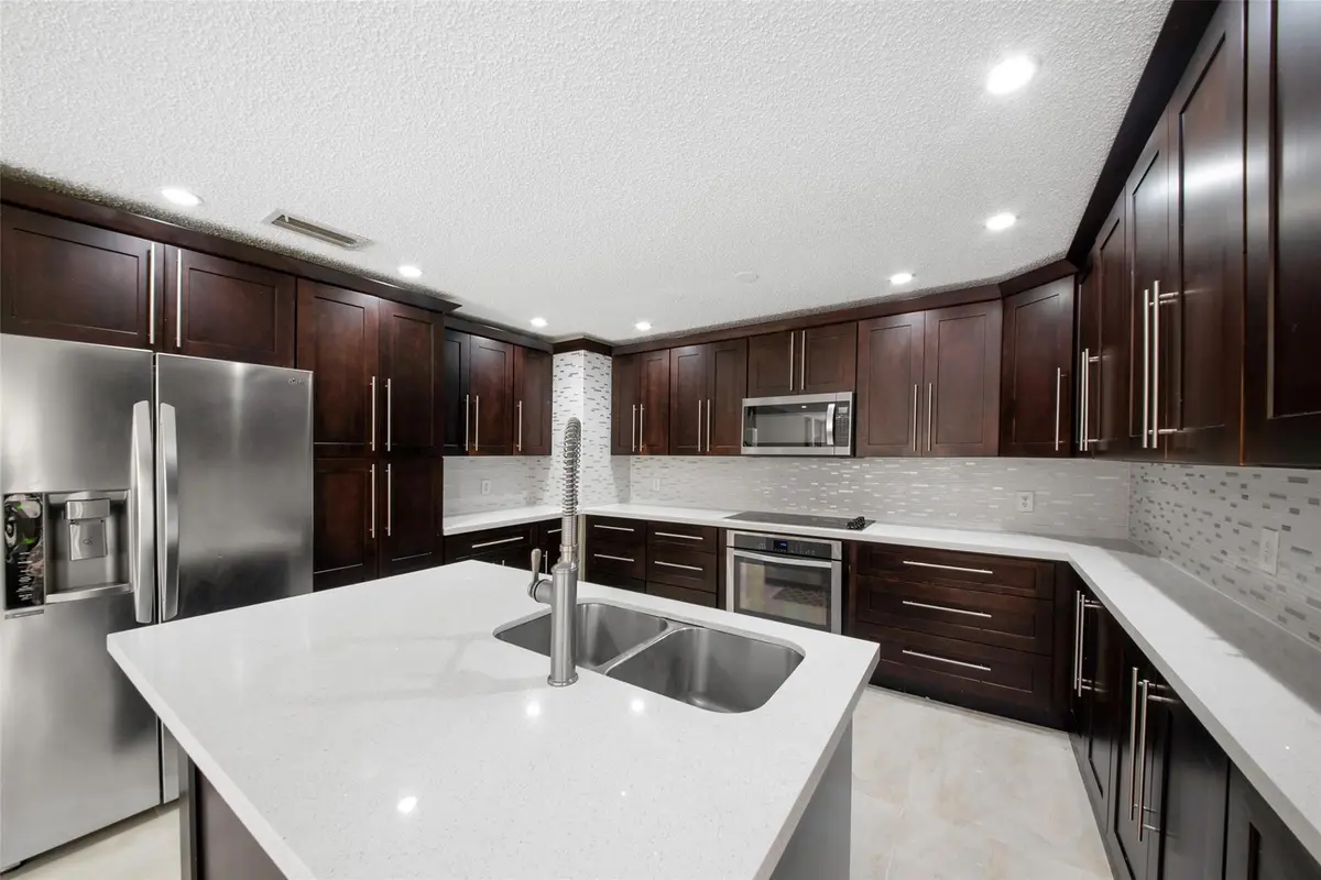 Photo 6 at 6625 NW 75th Place, Parkland