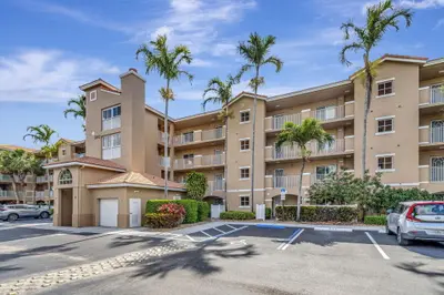 5842 Crystal Shores Drive 105, Boynton Beach – sold