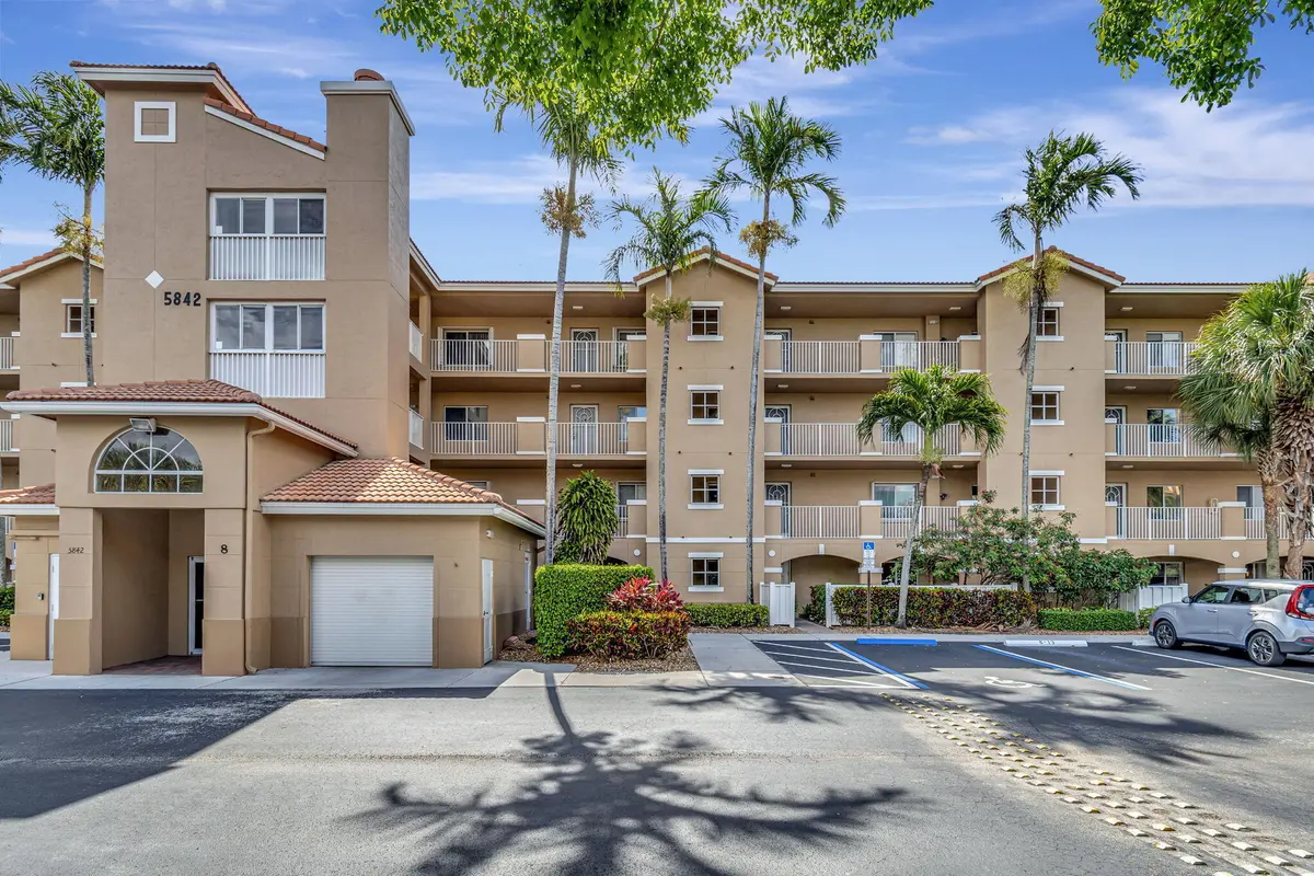 2-web-or-mls-DSC_6396 at 5842 Crystal Shores Drive 105, Boynton Beach