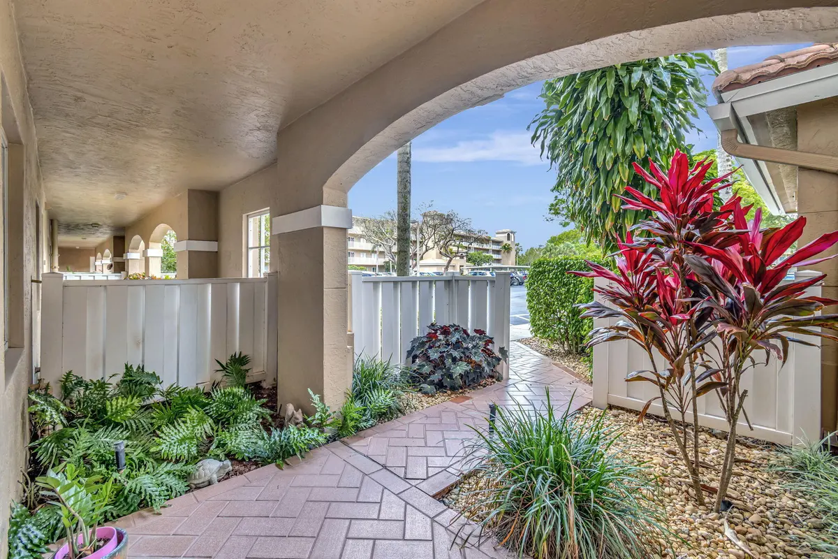 7-web-or-mls-DSC_6431 at 5842 Crystal Shores Drive 105, Boynton Beach