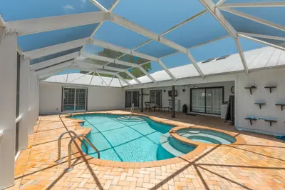 1616 SW 20th St Street, Vero Beach – Single Family Residence for sale