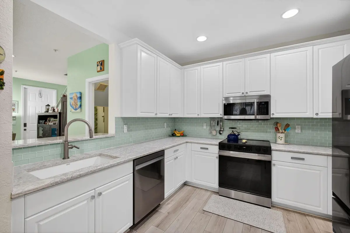 Kitchen at 4345 Parkside Drive, Jupiter