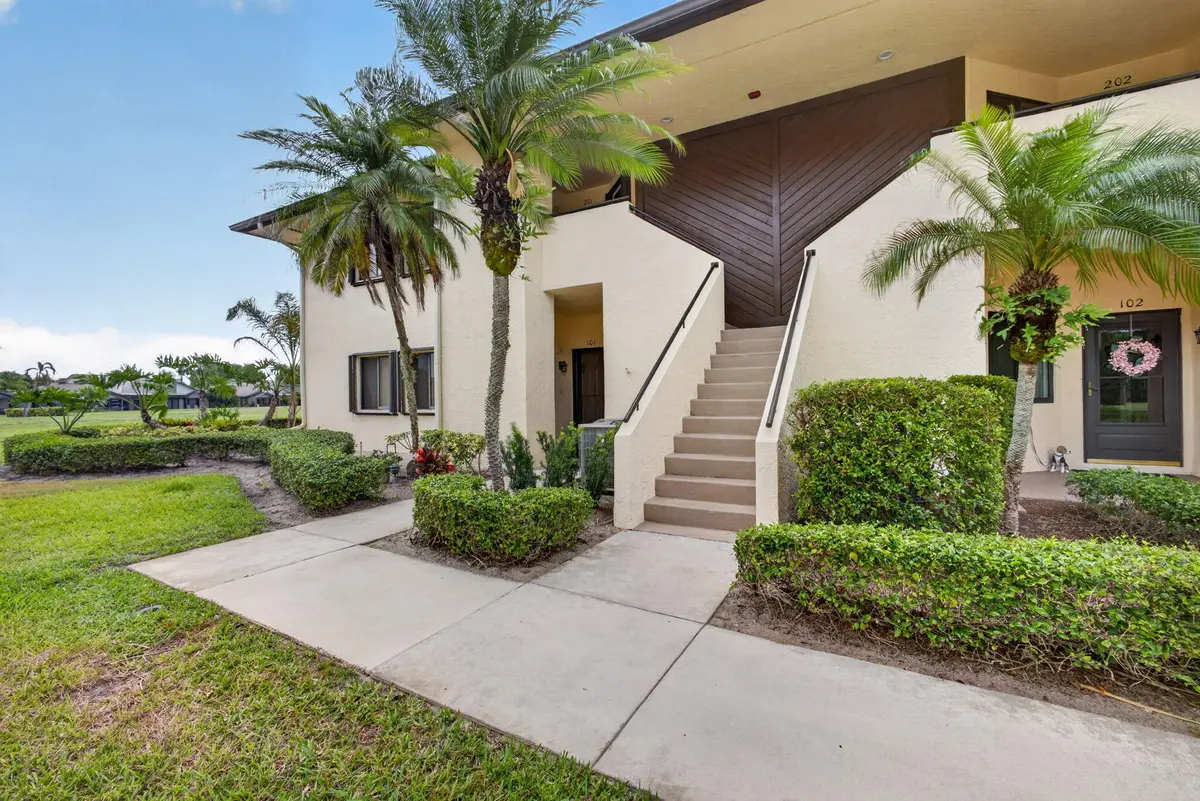 3-web-or-mls-5D1A5791 at 6503 SE Williamsburg Drive 201, Hobe Sound