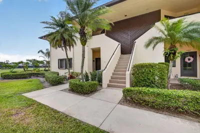 6503 SE Williamsburg Drive 201, Hobe Sound – sold