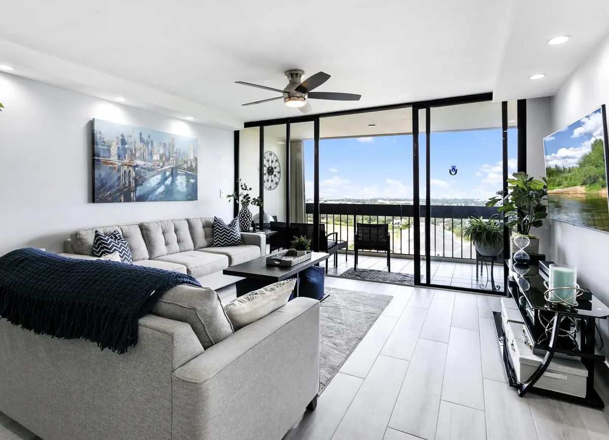Lincoln_1803_09LIVING at 2400 Presidential Way 1803, West Palm Beach