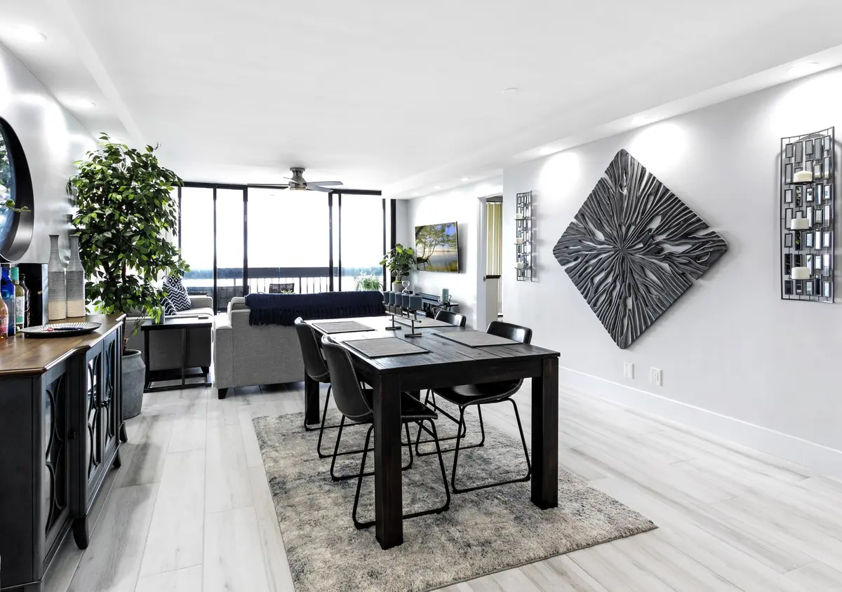 Lincoln_1803_08LIVING DINING at 2400 Presidential Way 1803, West Palm Beach