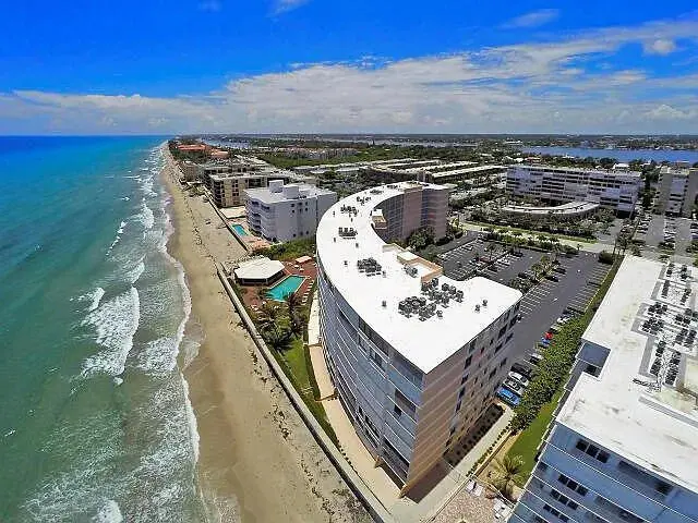 04-Building facing Ocean at 3590 S Ocean Boulevard 207, South Palm Beach