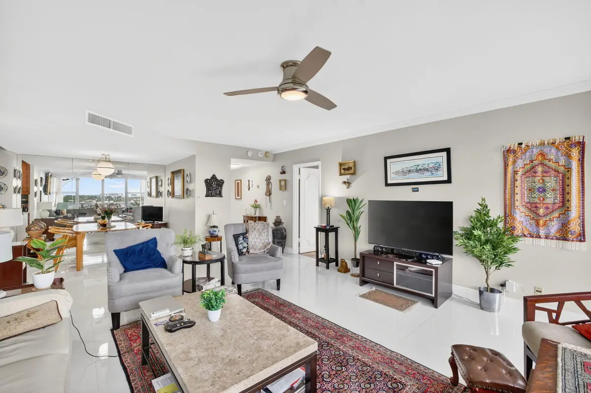6-web-or-mls-699A5284 at 3333 NE 34th Street 701, Fort Lauderdale