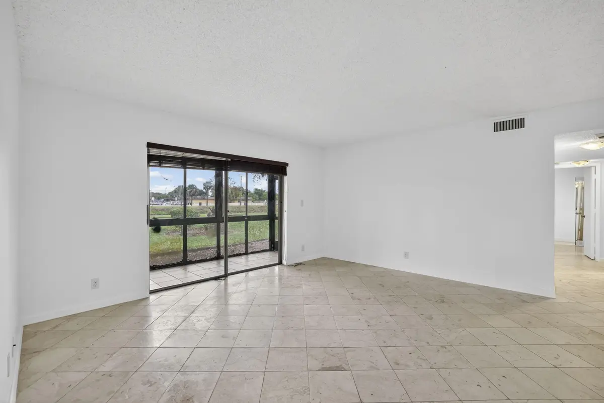3-web-or-mls-8I8A3093 at 3041 N Oakland Forest Drive 103, Oakland Park