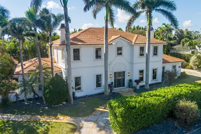 286 Jamaica Lane, Palm Beach – Single Family Residence for sale