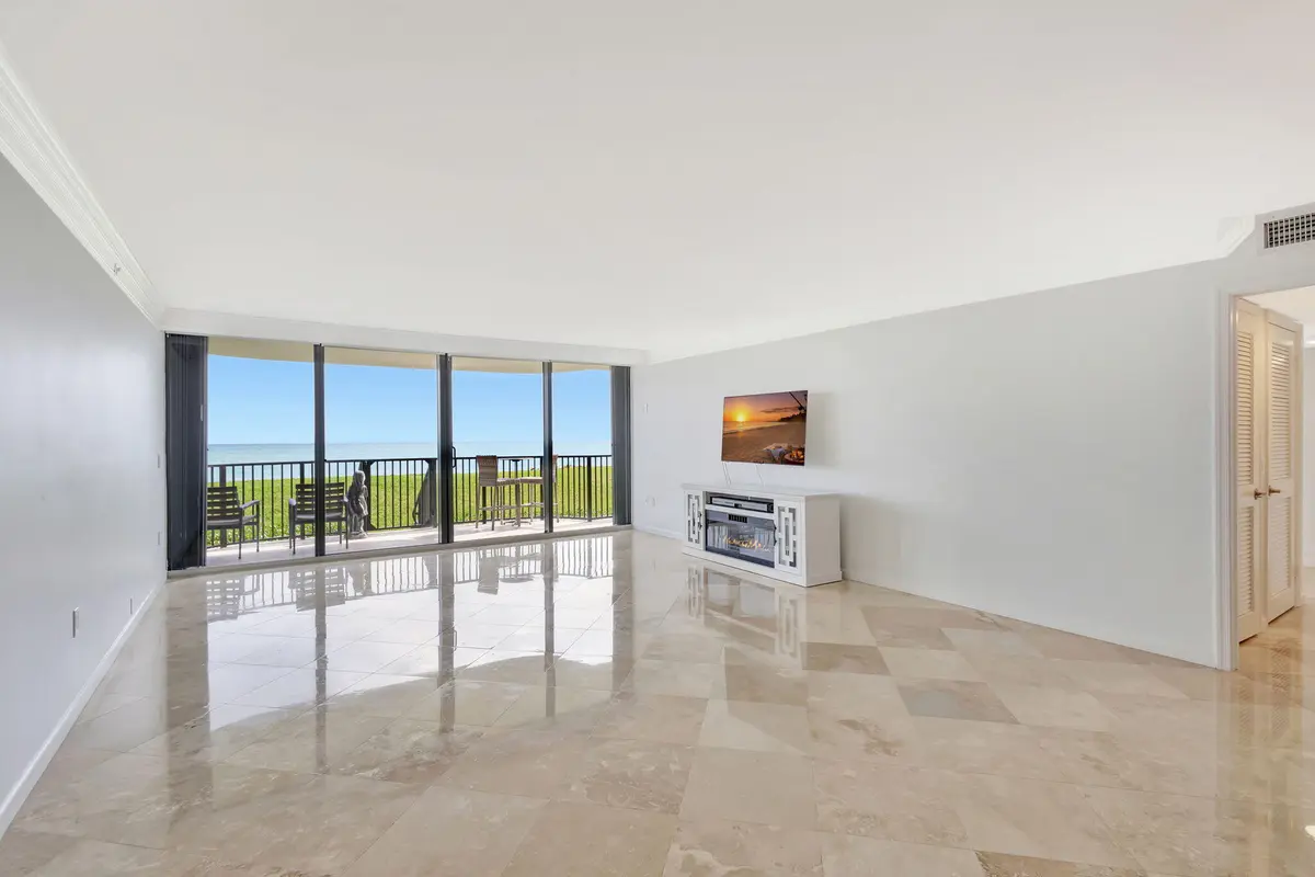 Living Room at 400 Beach Road 103, Tequesta